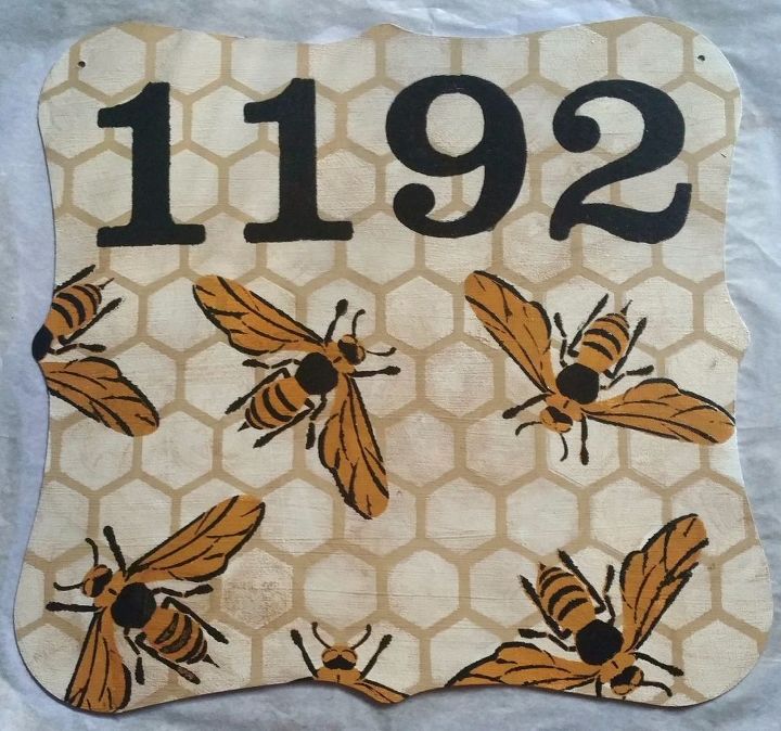 30 address signs that ll make your neighbors stop in admiration, Create a honey bee house number