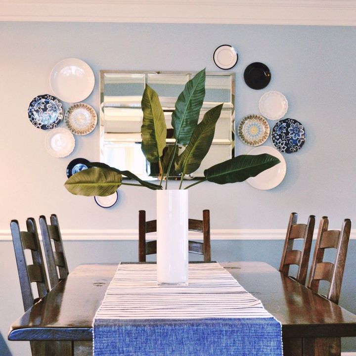 31 creative ways to fill empty wall space, Hang plates to create wall art