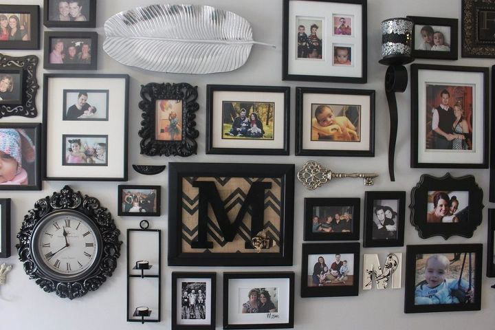 31 creative ways to fill empty wall space, Turn your memories into a gallery wall
