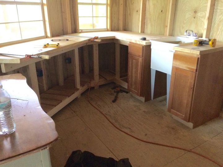q i m building my own kitchen cabinets and countertop my question is w