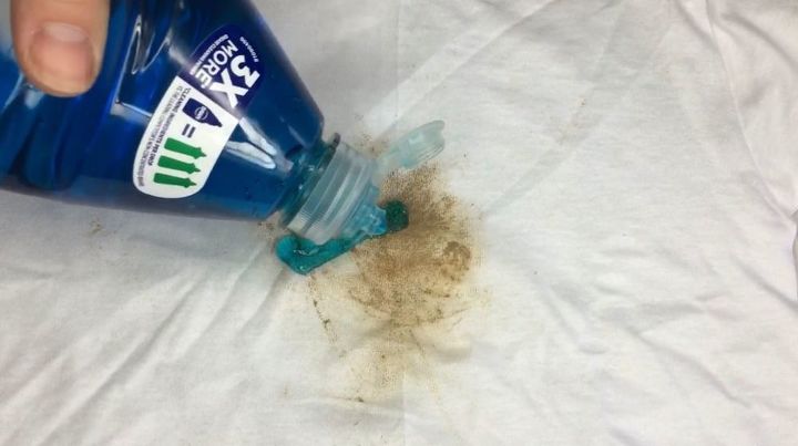 removing five tough summer stains