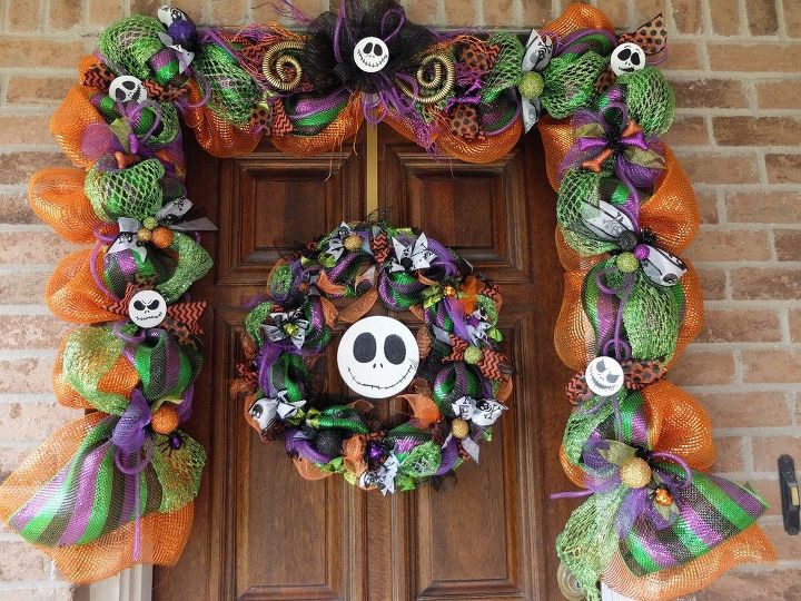 s 15 uncanny hacks for making pretty garland decor, Twist And Turn Mesh For Halloween