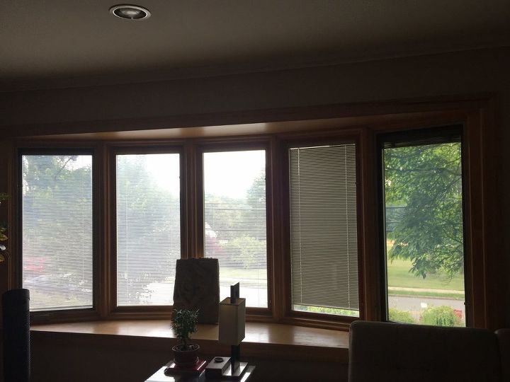 q how to remove water spots from a polished windowsill