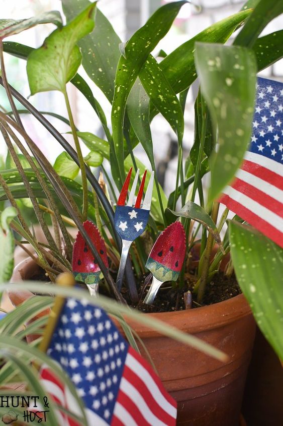 s 30 adorable diy ideas for july 4th, Paint some patriotic silverware