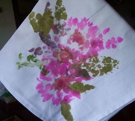 s 30 jaw dropping decorating techniques you ve never seen before, Hammer flowers on napkins for fun decor