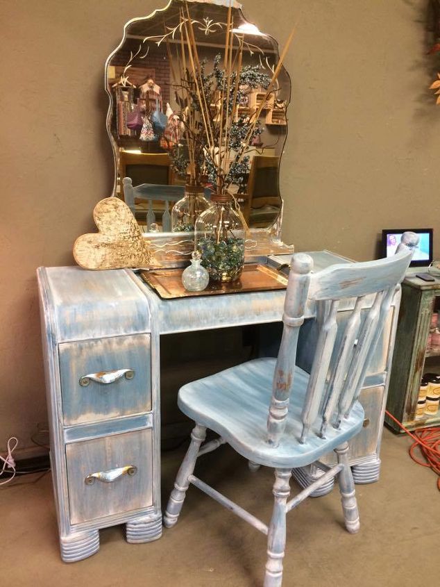 s 30 jaw dropping decorating techniques you ve never seen before, Learn these wet dry distressing techniques