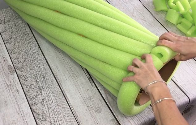 get amazingly elegant decor using 9 bright green pool noodles