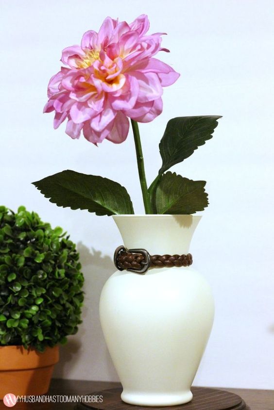 thrifty belted vase