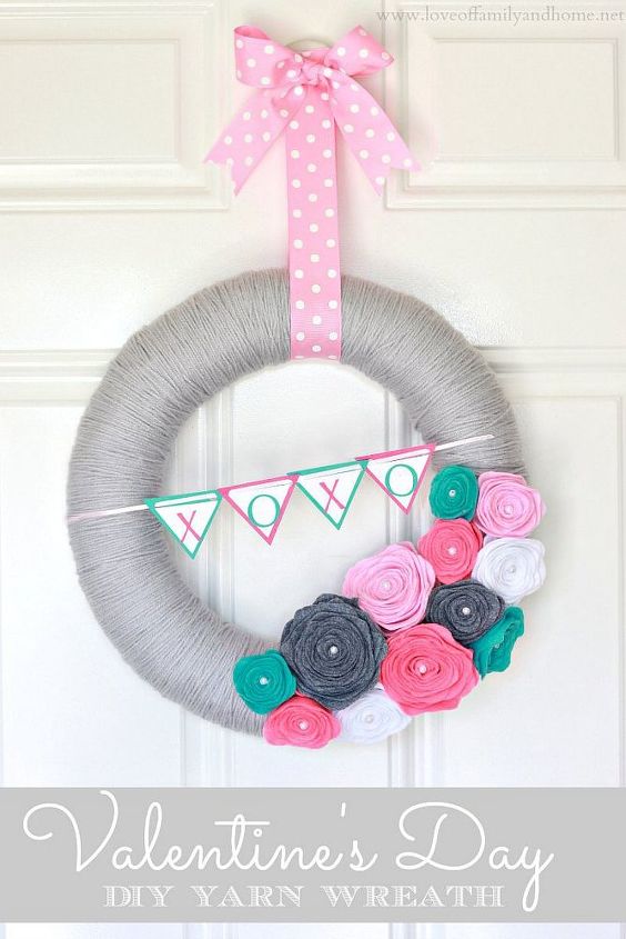 s 30 fabulous wreath ideas that will make your neighbors smile, Make one using a straw wreath yarn felt