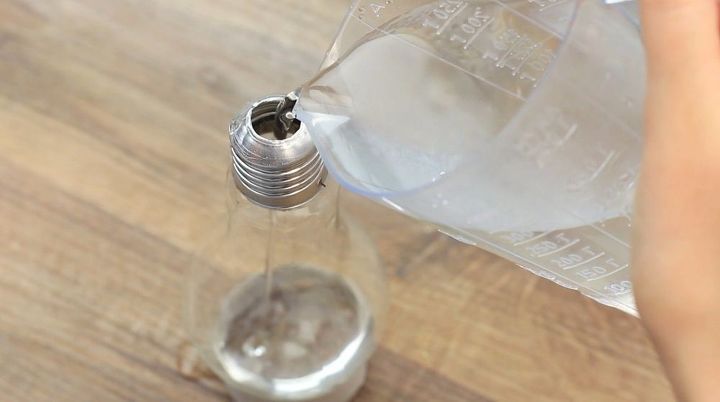 diy mini jarrones de alta tecnologa hechos con bombillas