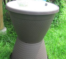 make an easy outdoor side table