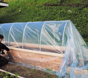 Easy DIY Hinged HOOPHOUSE For Raised Bed | Hometalk