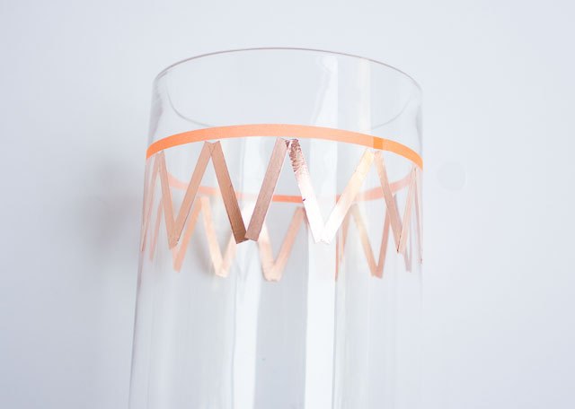 transforme um vaso de vidro em um elegante armazenamento de papel higinico