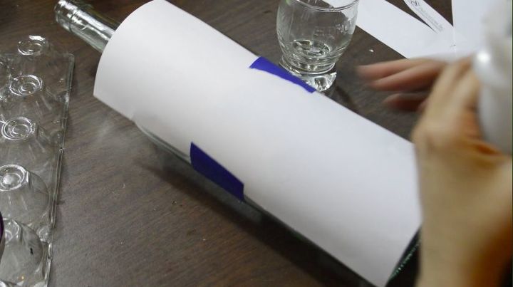 faux stained glass wine bottle using food coloring