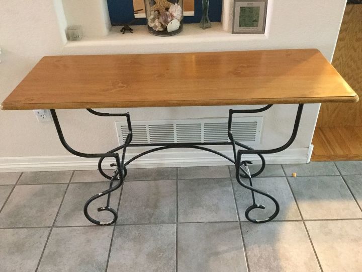 mesa de imitao de madeira