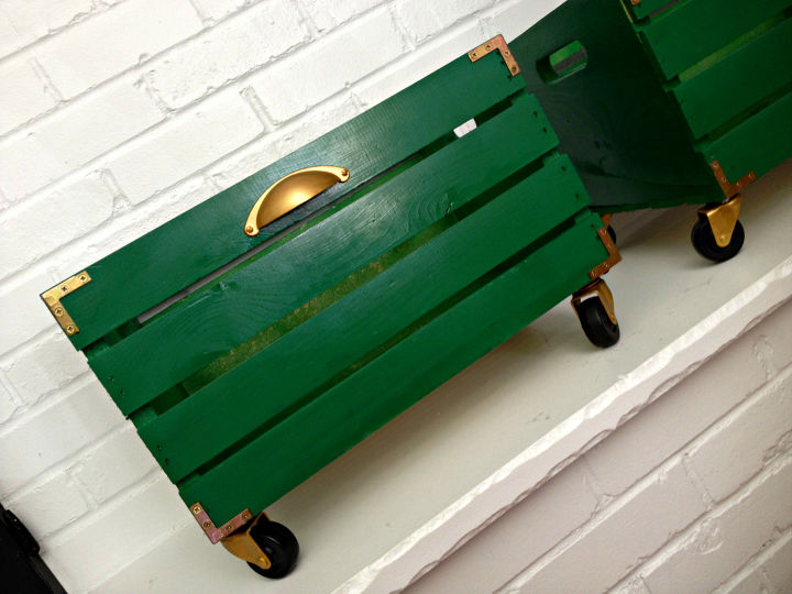 30 amazing ways to organize your shoes, Make a campaign style storage