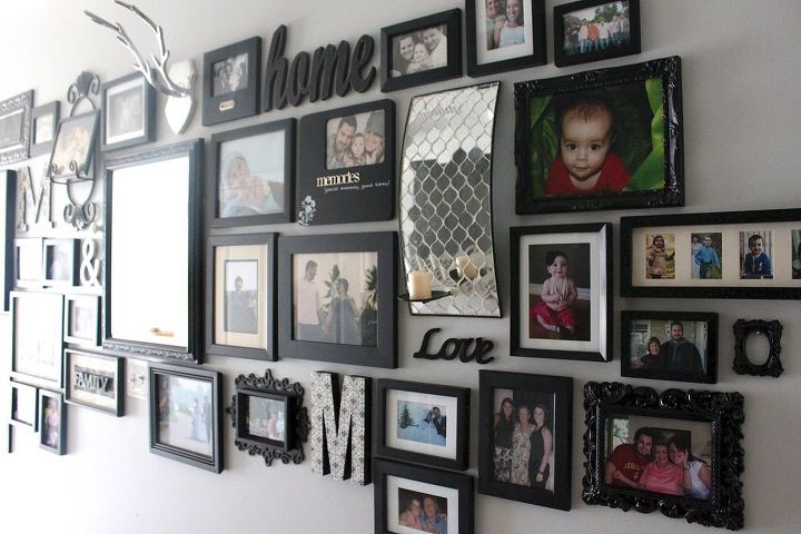 31 creative ways to fill empty wall space, Turn your memories into a gallery wall