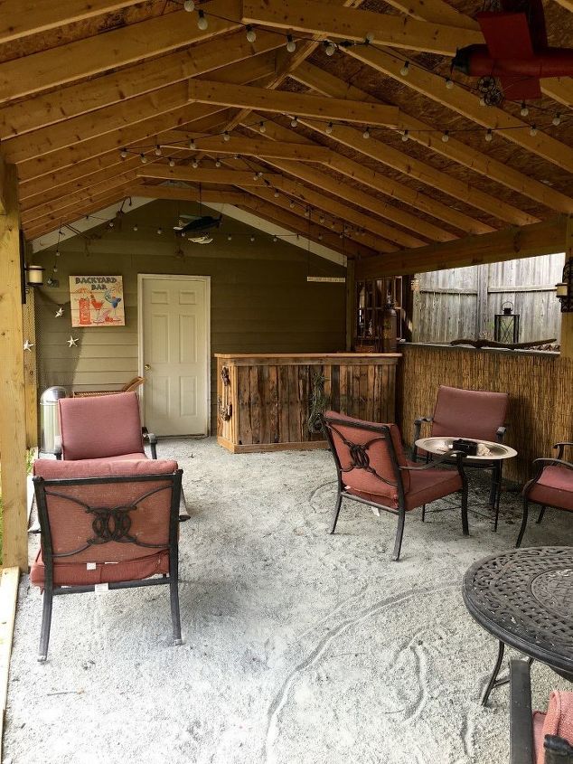 30 neat ideas to upgrade your backyard, Go big with your own Tiki bar