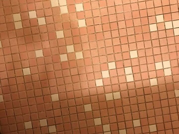 q can bathroom tile around the tub wall and floor tile be painted