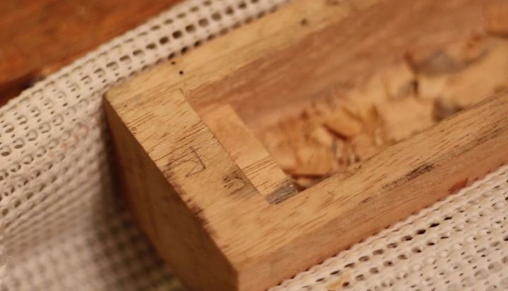 como fazer uma lmpada de resina madeira e led, Fa a uma borda de suporte para a placa traseira