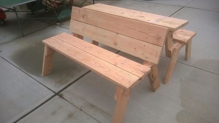 How to Make a DIY Convertible Picnic Table That Folds Into
