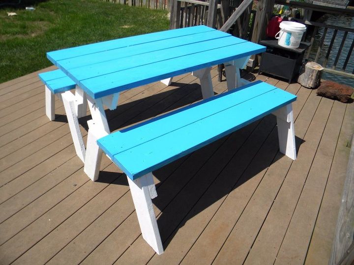 How to Make a DIY Convertible Picnic Table That Folds Into a Bench Sea