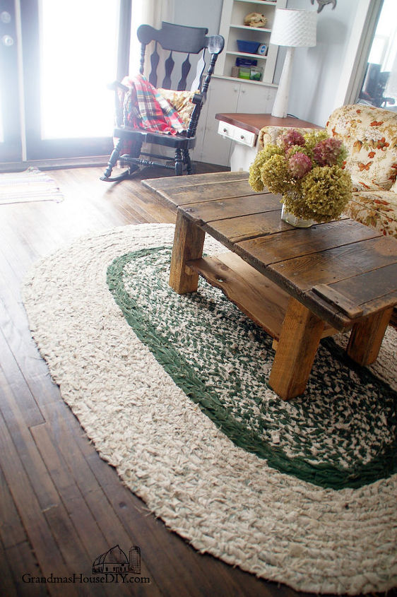 s 10 quick and easy rug ideas to brighten up your space, Trim Up A Blanket For A Cozy Decoration