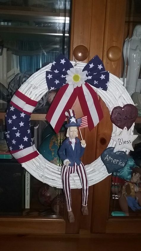 july 4th wreath, The finished wreath done just in time