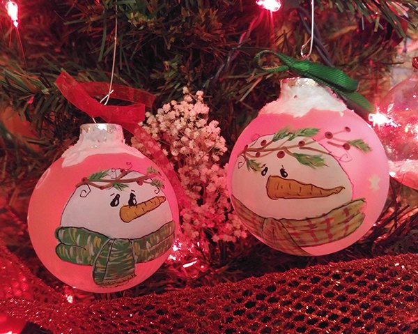 31 clever ideas to reuse muffin pans and cupcake liners, Paint Beautiful Ornaments