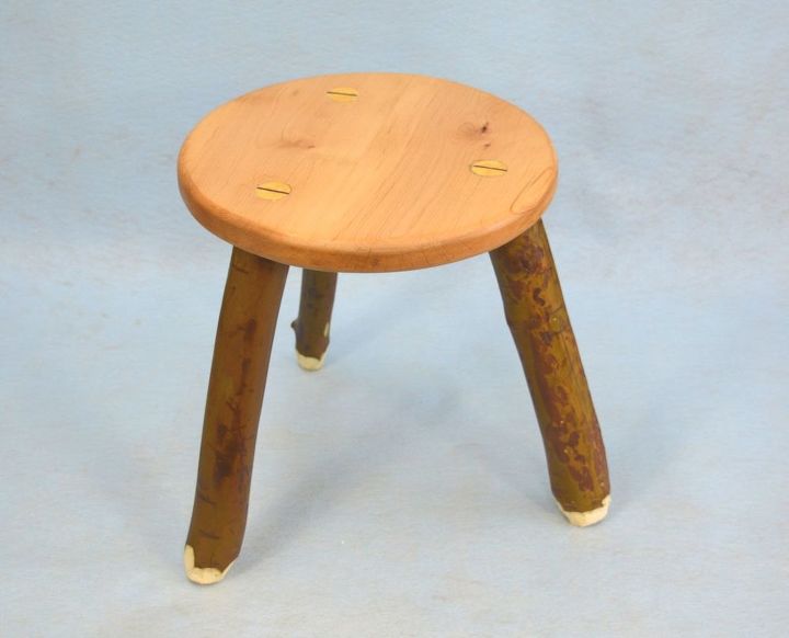 make a 3 legged stool