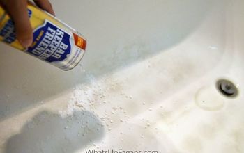 The Product I Use to Clean My Bathtub
