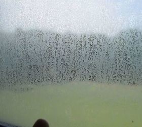 Cómo quitar las manchas de agua dura de las ventanas