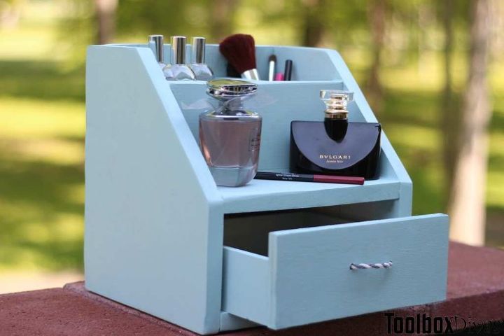 30 timas maneiras de manter sua casa organizada, Organizador de madeira para perfumes e maquiagens