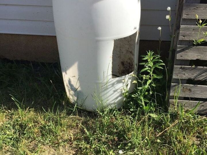 q old plastic water barrel
