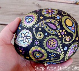 pretty painted stones for your garden