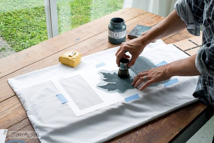 how to make a boring pillow cozy with layered stencils