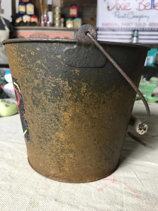 metal bins get a rusty look