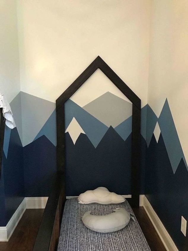 cama de cho com estrutura de casa inspirada em montessori