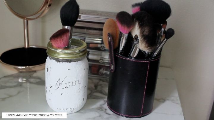minimalistic makeup vanity diy