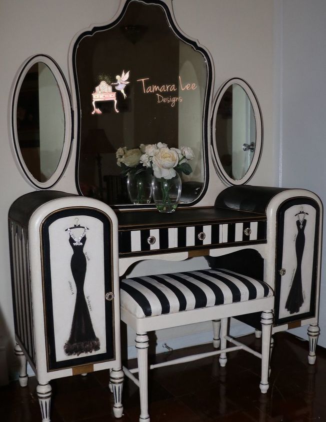 s 15 gorgeous vanities worthy of royalty that s you, Get Glam With Sparkle And Crystals