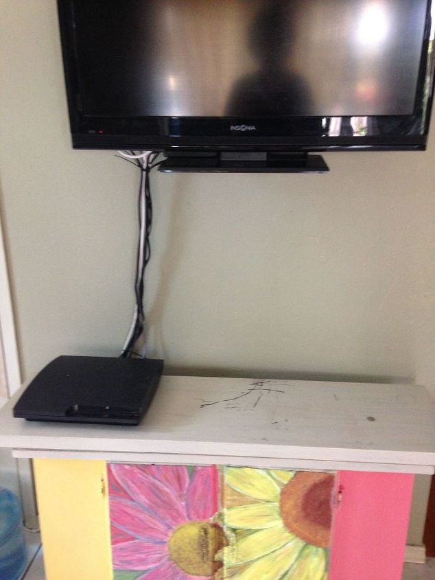 q i left the base of tv to put the dvr any ideas