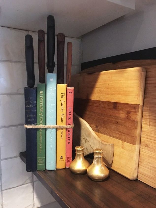 31 ideas de bricolaje sper bonitas y fciles para tu cocina, Bloque de cuchillos para libros reutilizados