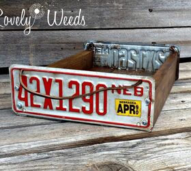 old license plates lying around check out these 28 snazzy decor ideas, Nail Two Plates For A Perfect Handy Tray