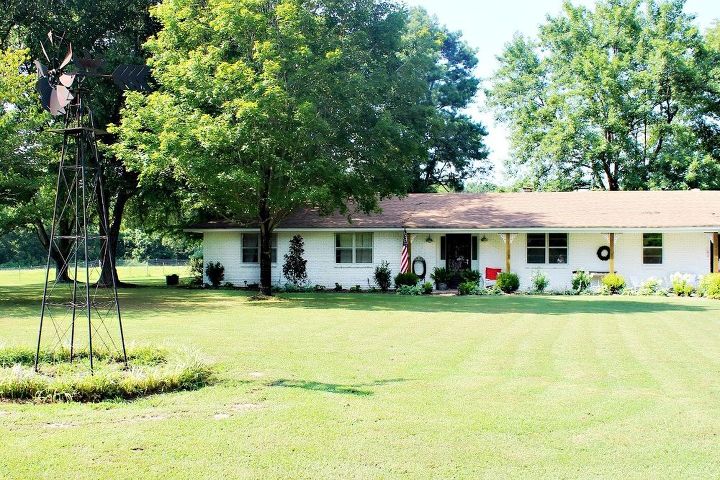 Ranch House 1970s Update A 70's Ranch Exterior Without Totally