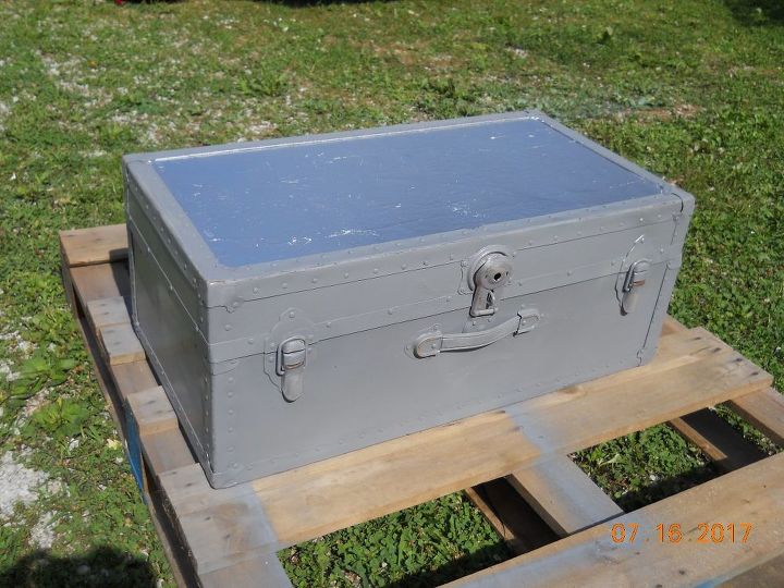 Old Foot Locker Brought Back to Life | Hometalk