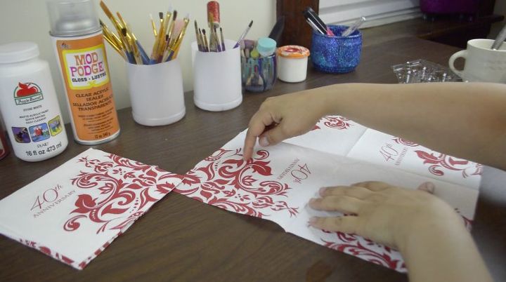 decoracin de jarrones con servilletas de papel y mod podge decoupage