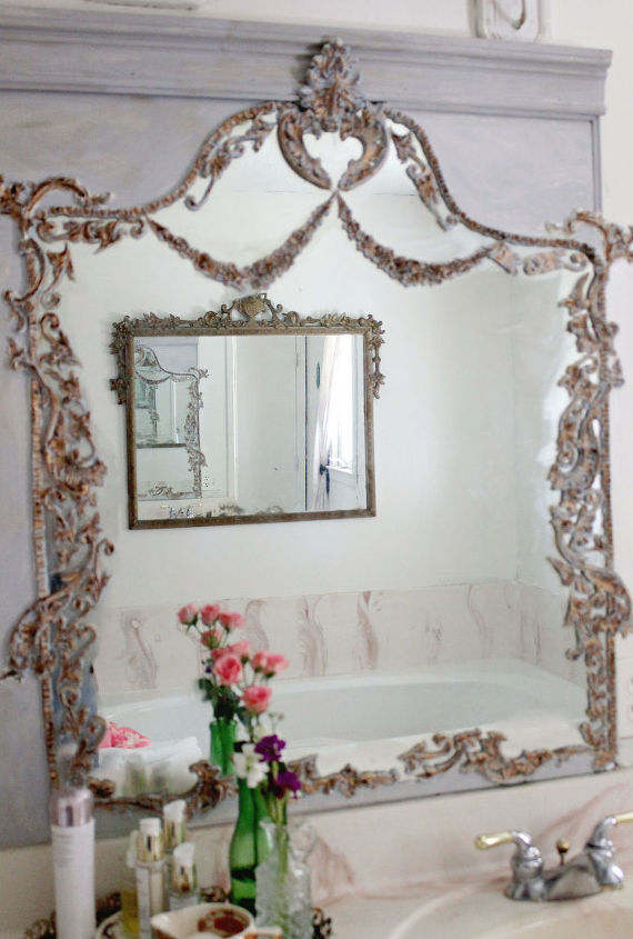 10 deslumbrantes espejos que puedes hacer en 30 minutos o menos, Espejo de grado de constructor convertido en espejo Trumeau