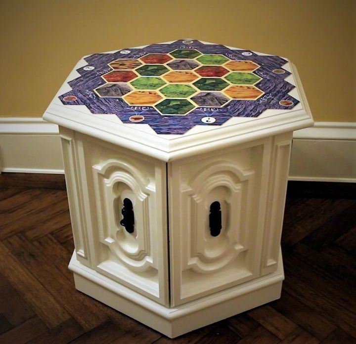 mesa lateral reciclada do jogo de tabuleiro settlers of catan