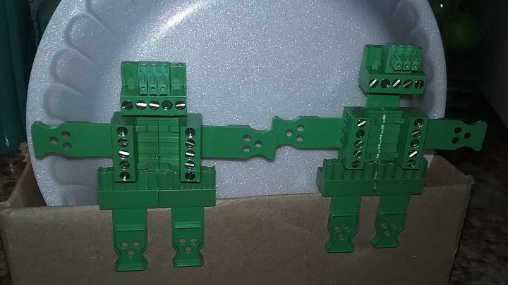 little green connector men