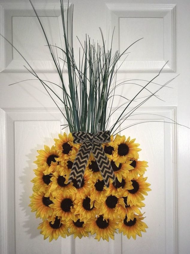 easy diy pineapple wreath